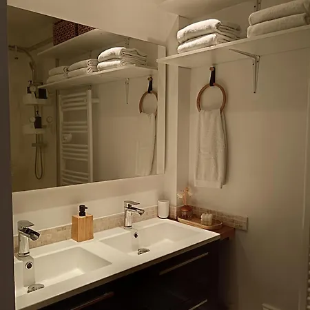 Cosy T3, Proche Centre Apartman *